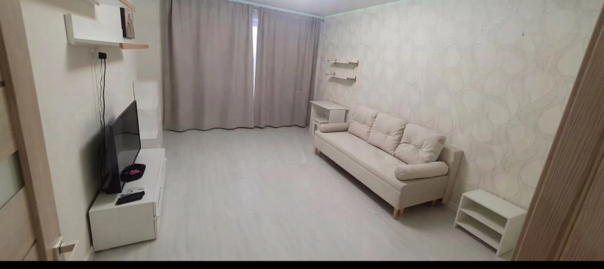 1-к. квартира, 42 м², 5/5 эт.